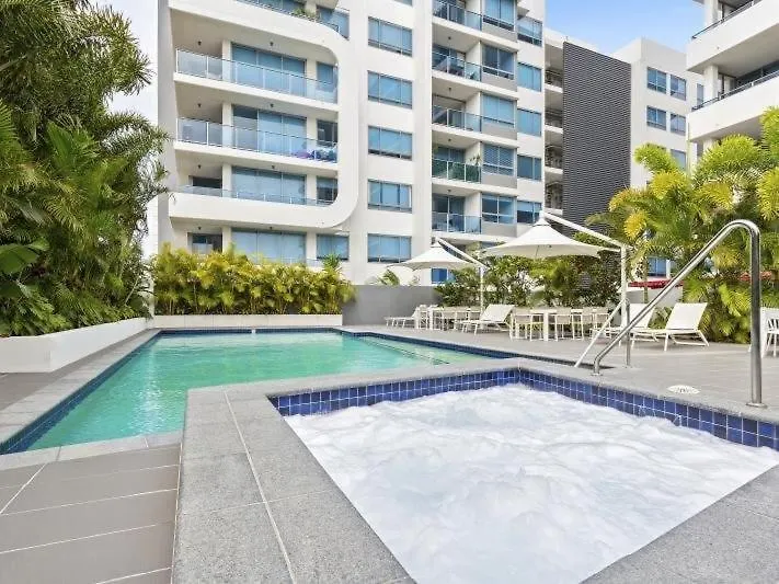 Stunning Penthouse Apartment With Rooftop Terrace Labrador Gold Coast Australia