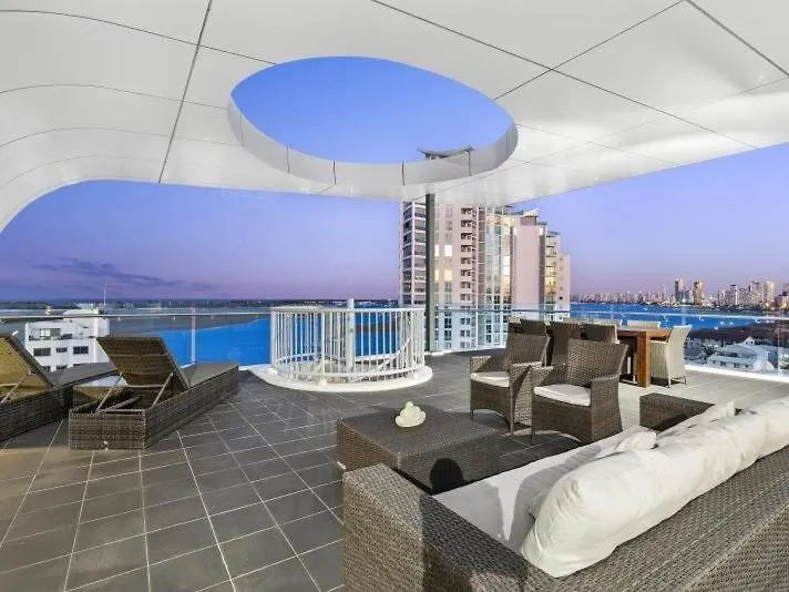 Stunning Penthouse Apartment With Rooftop Terrace Labrador Gold Coast