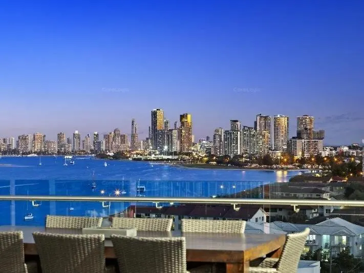 Stunning Penthouse Apartment With Rooftop Terrace Labrador Gold Coast 0*,