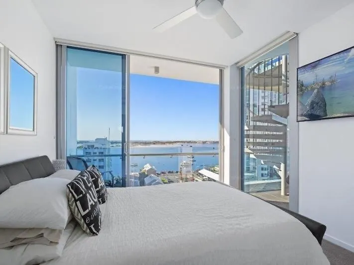 Stunning Penthouse Apartment With Rooftop Terrace Labrador Gold Coast Australia